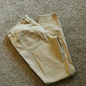 Beige colored skinny jeans